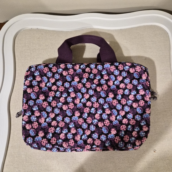 VERA BRADLEY Lighten Up Travel Organizer ~ Berry Burst ~ NWT  VERA BRADLEY Travel Organizer ~ Berry Burst NWOT